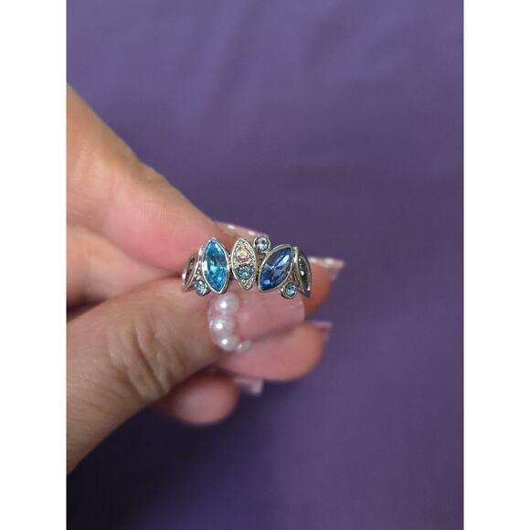 Silver Plated Ring Shades Of Blue And Aurora Borealis Crystals Size 5.5 - Picture 3 of 8